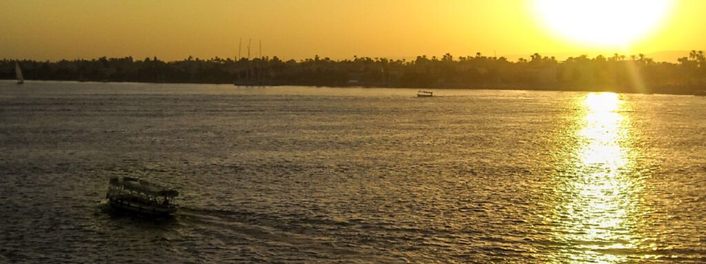 Lire la suite à propos de l’article Le coucher de soleil sur le Nil, une raison de plus pour partir en croisière