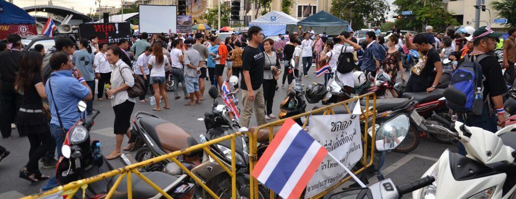 Lire la suite à propos de l’article Comment faire son marché à Bangkok et se retrouver en pleine manifestation !