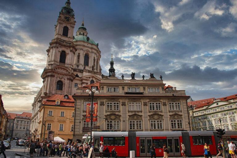 Lire la suite à propos de l’article Mala Strana, comment visiter l’autre rive de la Vltava, à Prague