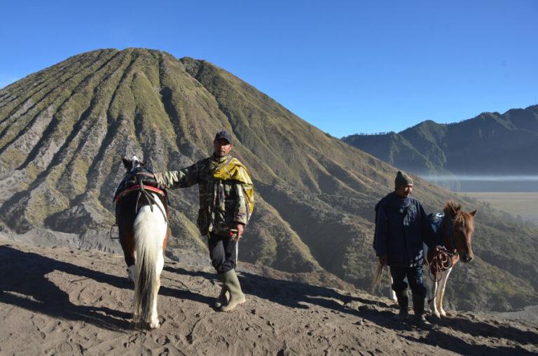 Lire la suite à propos de l’article Grimper au sommet du volcan Bromo, une ascension de rêve en Indonésie