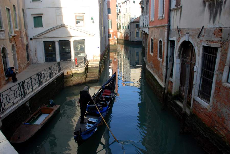 You are currently viewing Comment rejoindre le Cannaregio par le quartier du Castello, le plus populaire de Venise