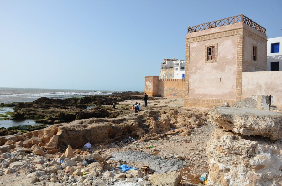 You are currently viewing Essaouira, le long du front de mer, une ville marocaine tournée vers le large