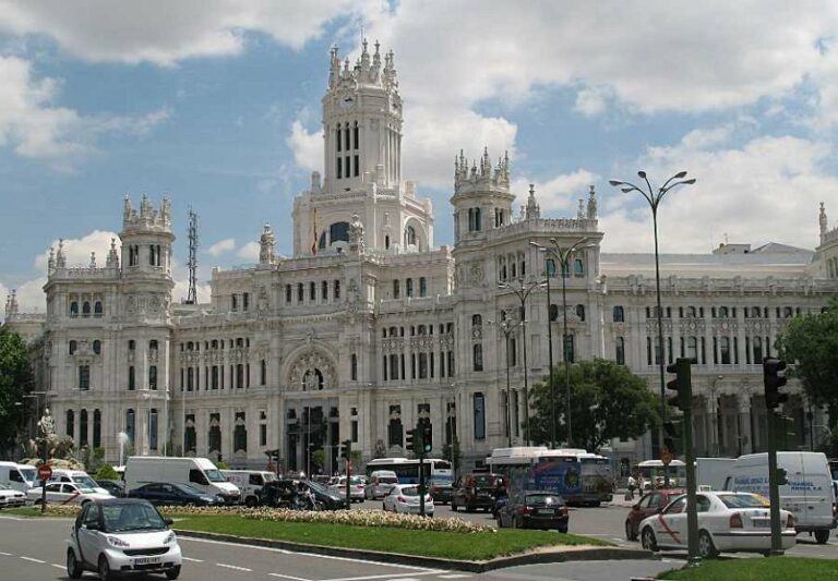 Lire la suite à propos de l’article En remontant Gran Via et la Calle de Alcala, bienvenue à Madrid